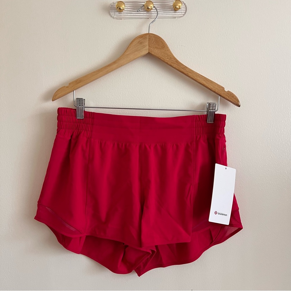 Lululemon Hotty Hot High-Rise Lined Short 2.5"
Pink Dragonfruit
Size 14